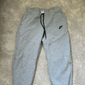 Nike tech Jogger. Men’s M.
